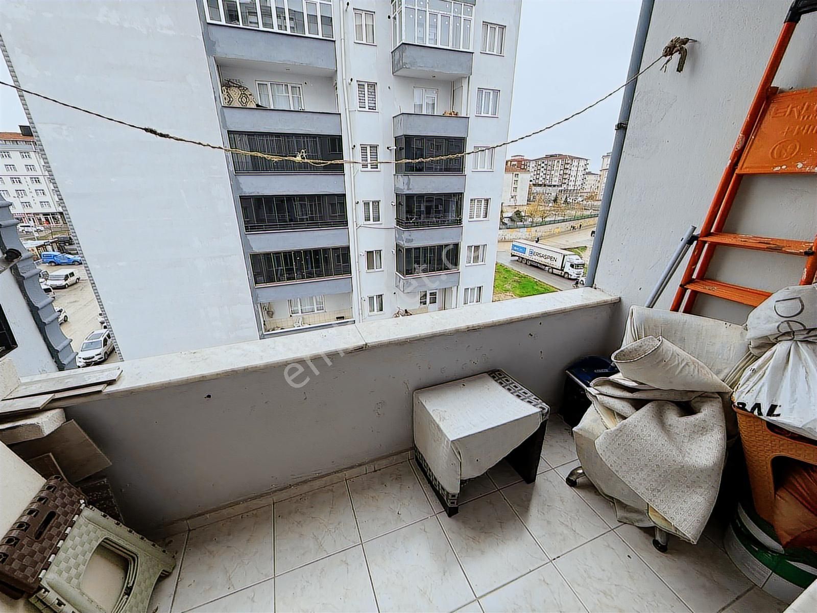 Pişkinoğlun'dan Tekirdağ Çerkezköy Kızılpınar 3+1 140 M2 Ara Kat - Görsel 3