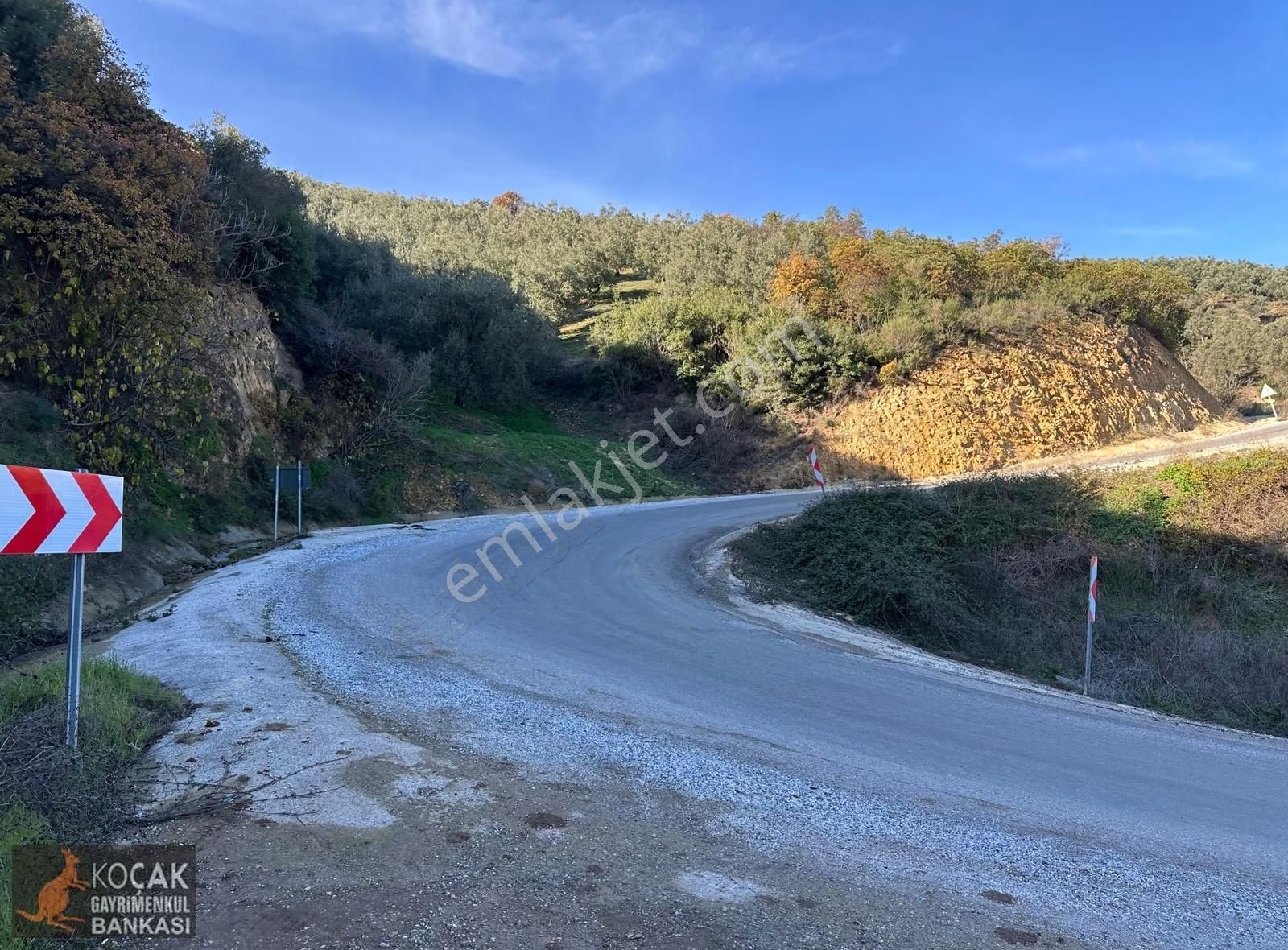 Aydınlar Köy Yoluna 2. Parsel Göl Manzaralı 820m Arazi - Görsel 8