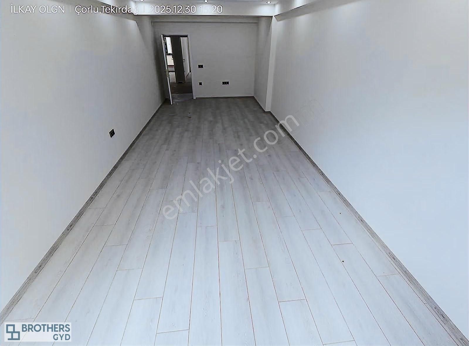 Brothersdan Yüksek Kredili Arakat İskanlı 135m2 2+1 Sıfır Daire - Görsel 4