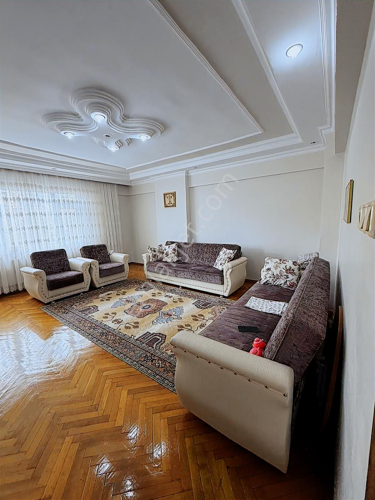 Güneşlide Merkezi Konum Güvenlikli Sitede 3+1 Fırsat Geniş Daire - Görsel 18