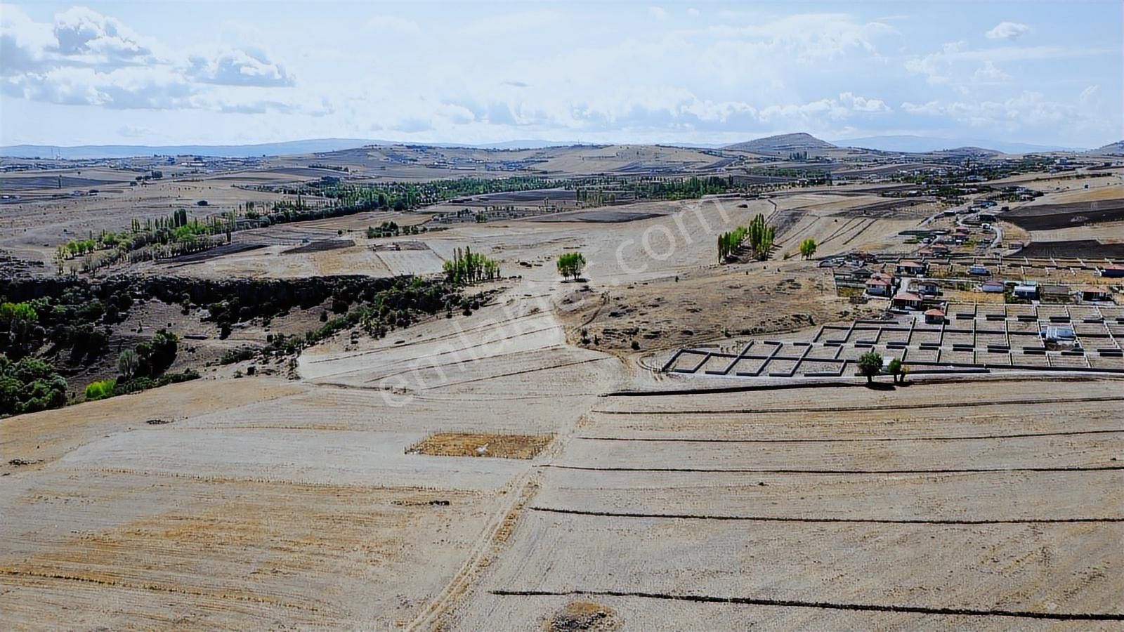 *peçenek Te Yol Kenarı Bahçelerin İçinde 1.300 Metre H.tapulu - Görsel 23