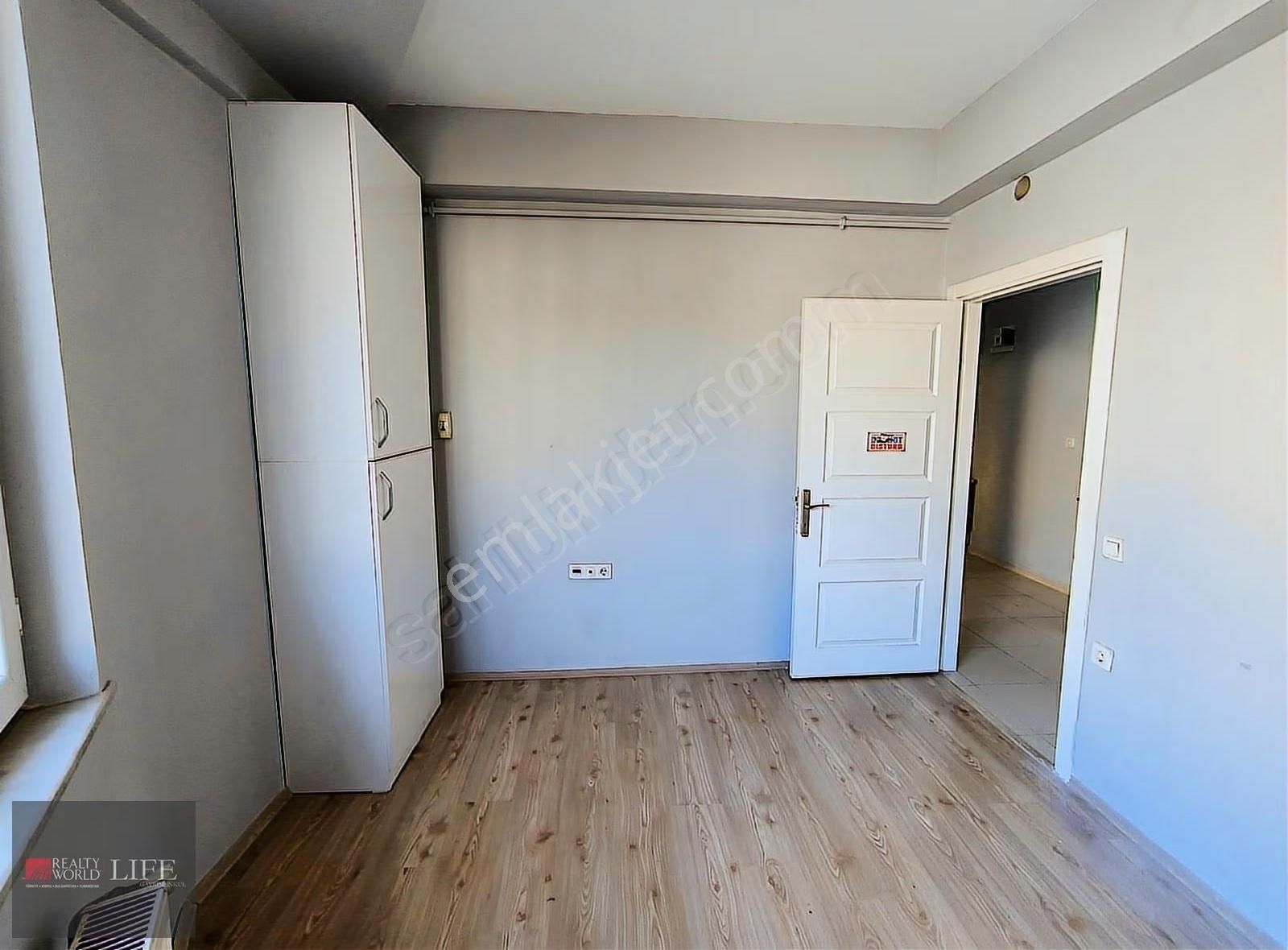 Rw Lıfe // Cadde Üstü Asansörlü 8500 Kiracılı 1+1 Satılık Daire - Görsel 9