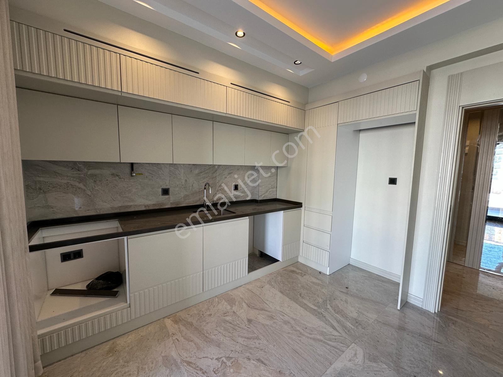 Aksoy'dan Göletli Park Civarı Ultra Lüks 2+1 Acil Satılık Daire / Bağcılar - Görsel 3