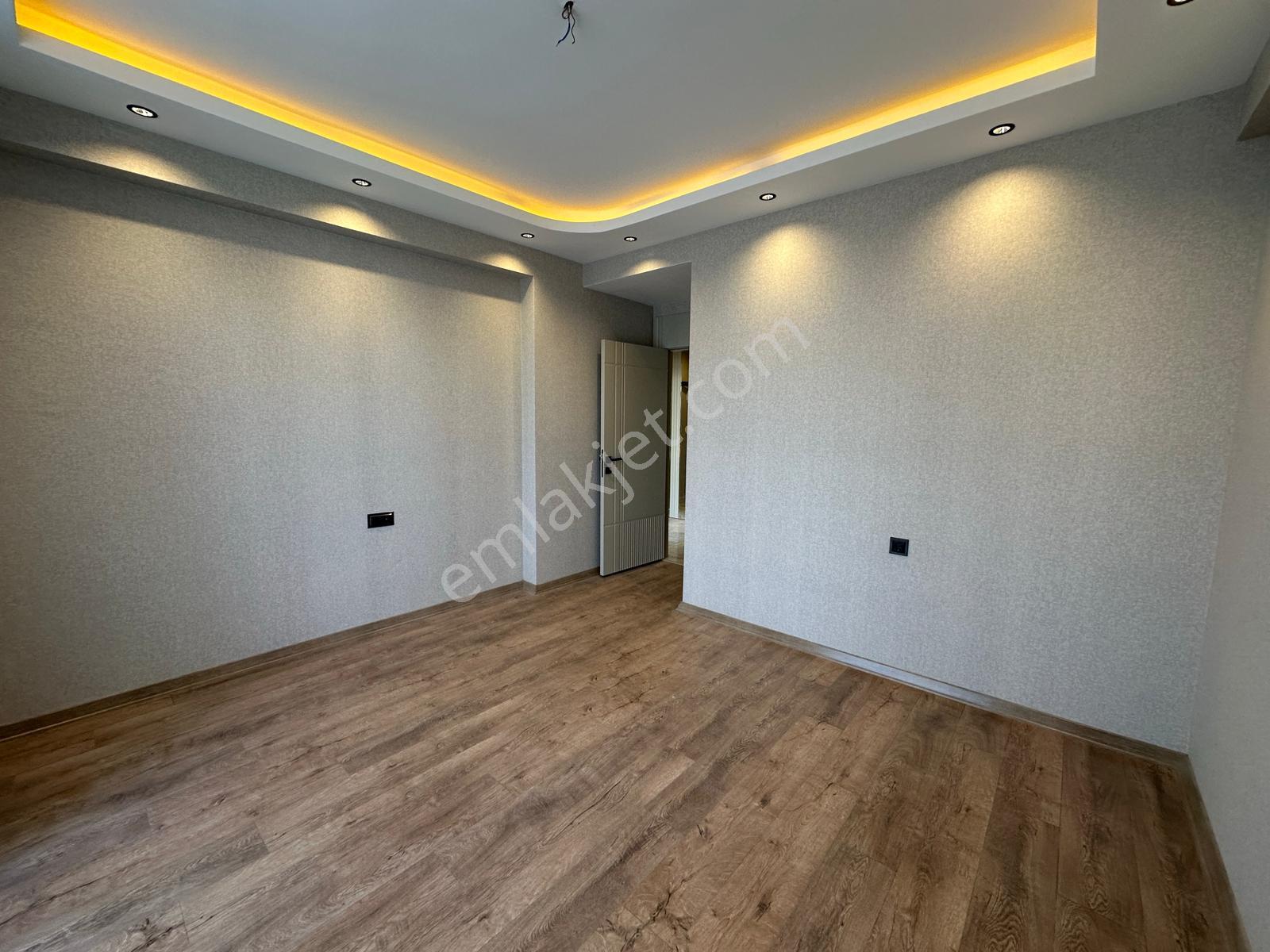 Aksoy'dan Göletli Park Civarı Ultra Lüks 2+1 Acil Satılık Daire / Bağcılar - Görsel 9