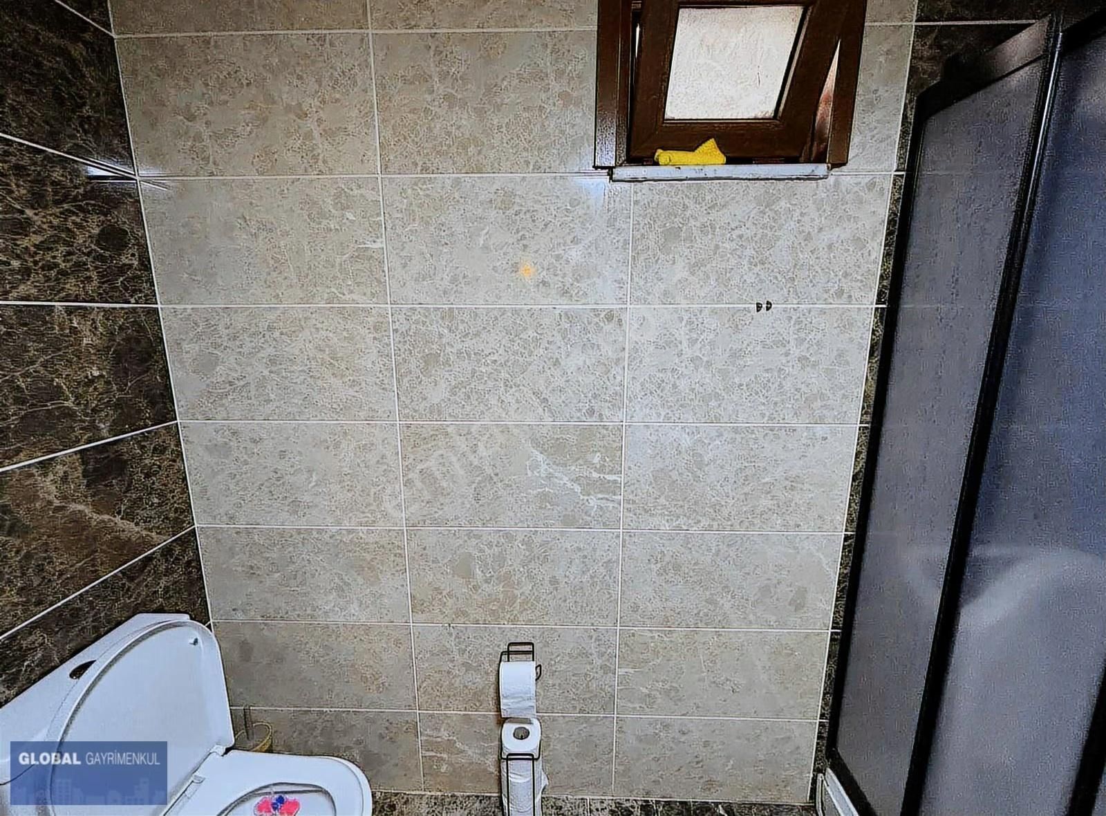 Globalden,sahilde,güzel Lokasyonda,ara Kat,uygun Fiyatlı Daire - Görsel 3
