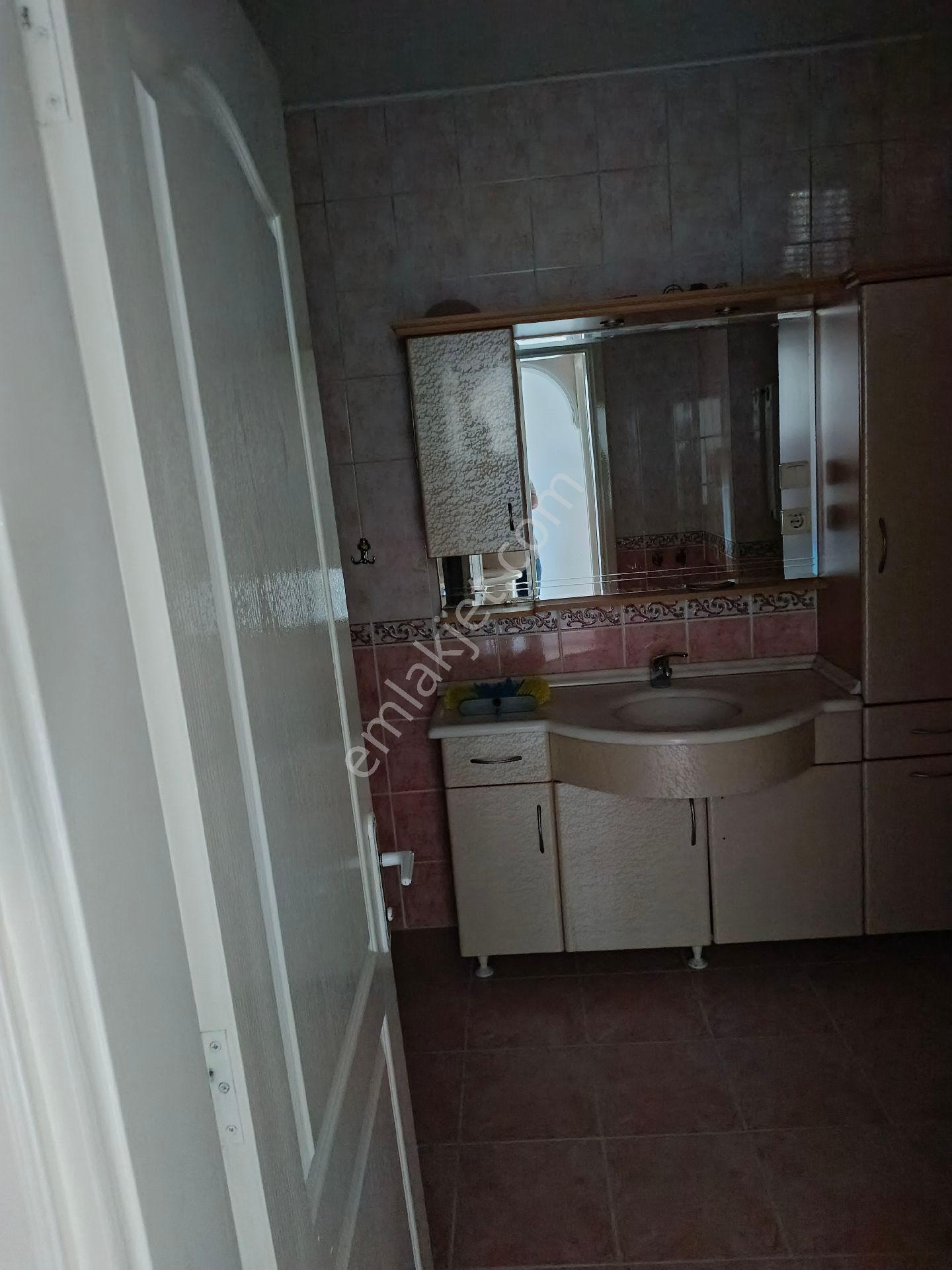 Fiyatını Düşürdük..! Sağlık Mh. Devlet Hast. Sadece İki Adım Mesafede Kiralık 3+1 Daire - Görsel 14
