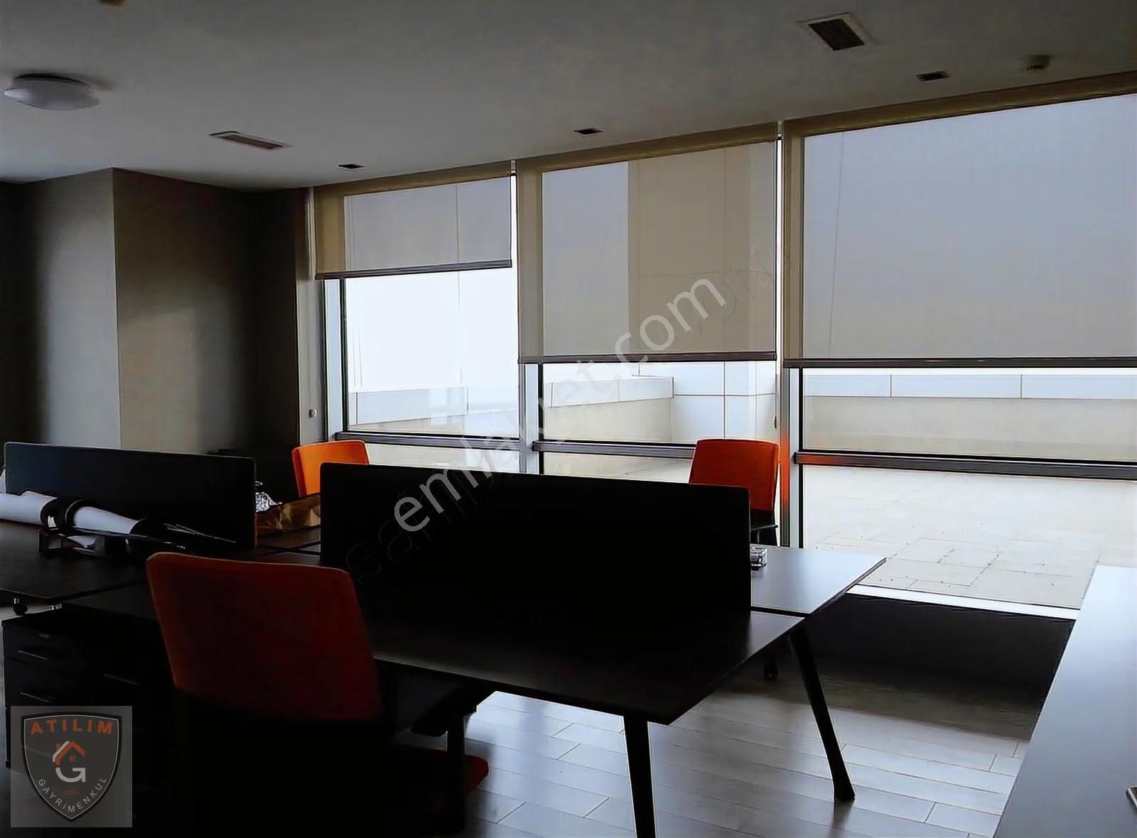 Skyport Residence'da Üstü Kapalı Teraslı Deniz Manzaralı Ofis - Görsel 7