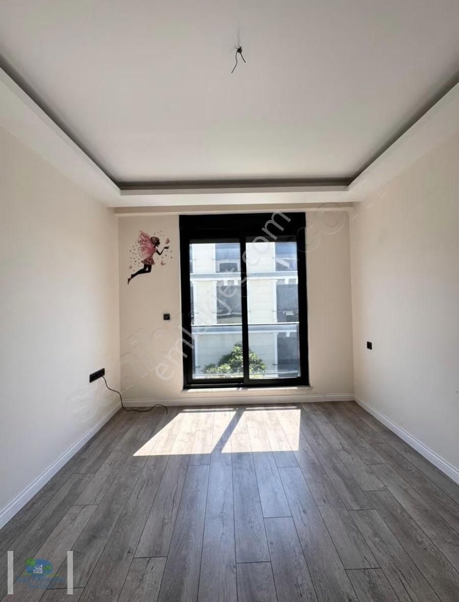 Ilıca'da Tripleks 6+1 Havuzlu Villa - Görsel 15