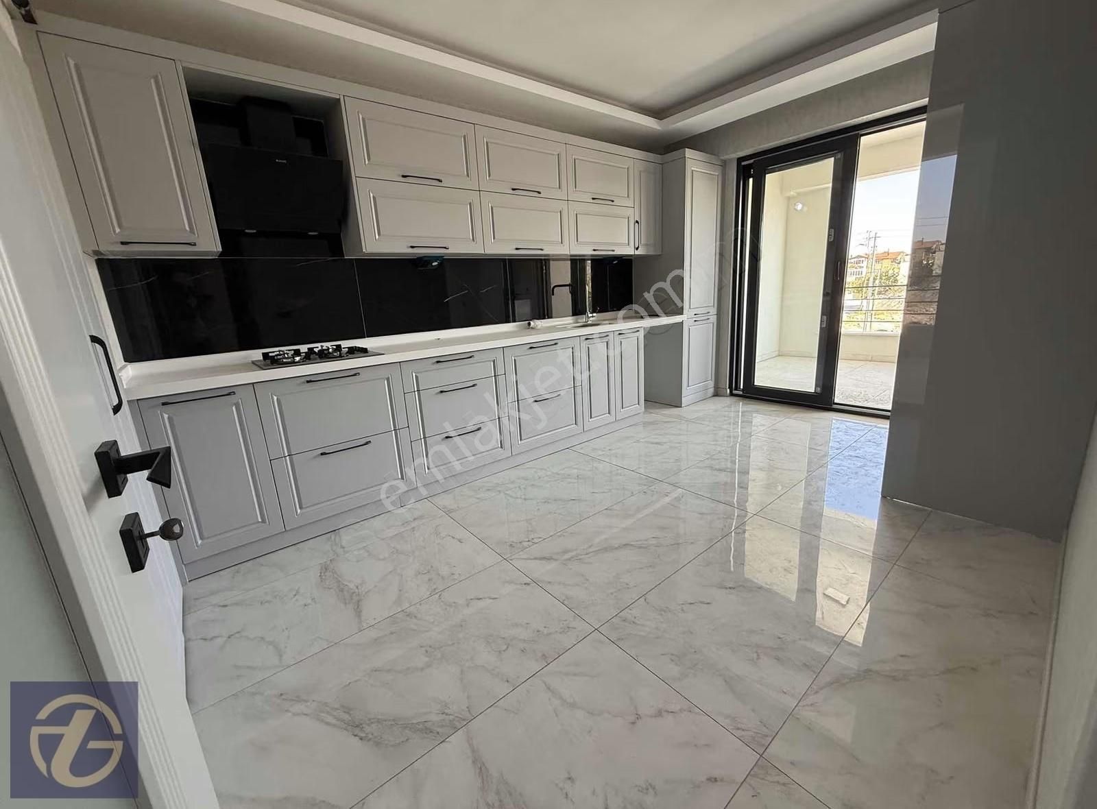 Uluğbey Mh 3+1 Lüks Daire