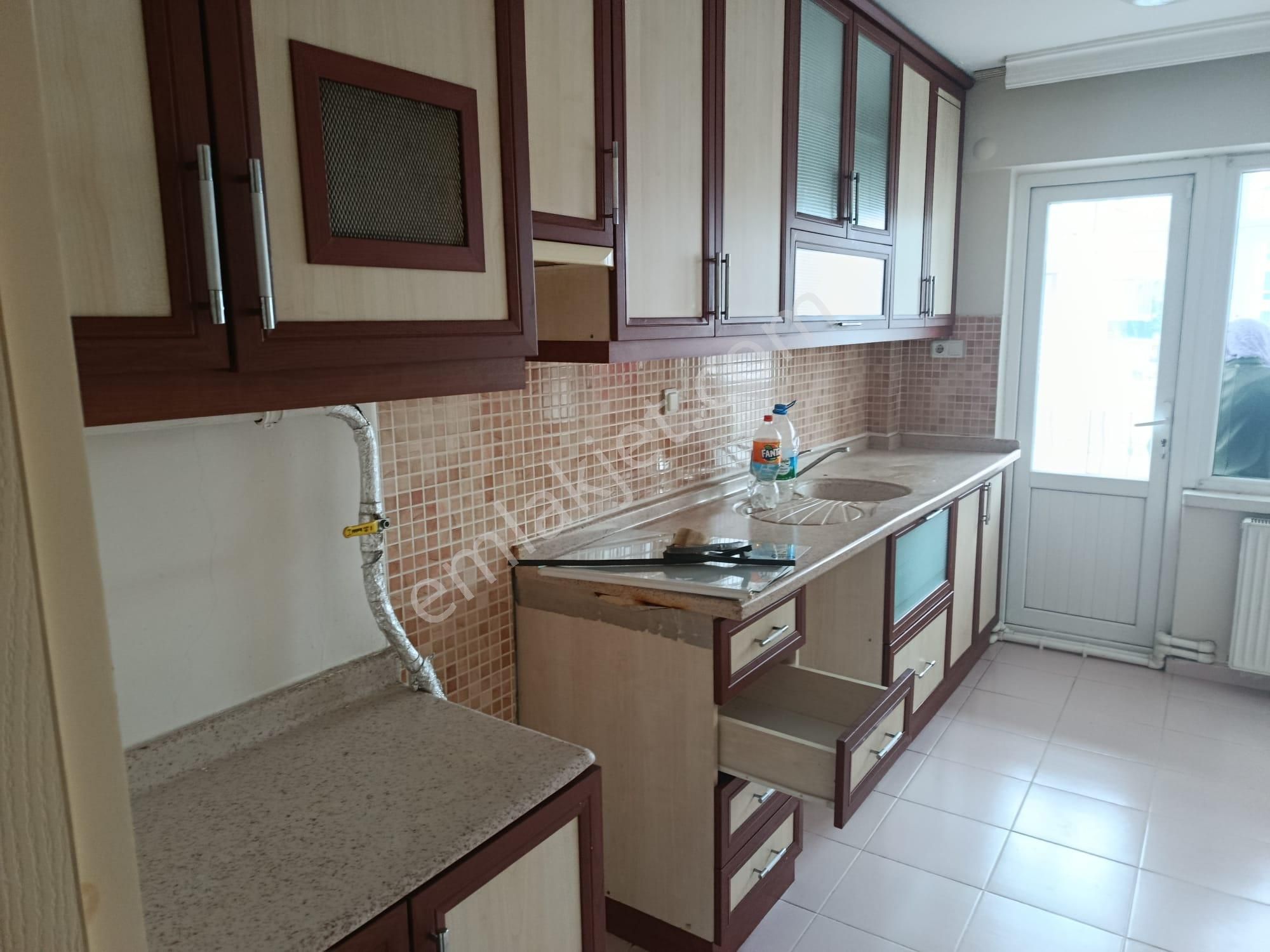 Afyon Fatih Mahallesinde Satılık 3+1 Satılık Daire - Görsel 3