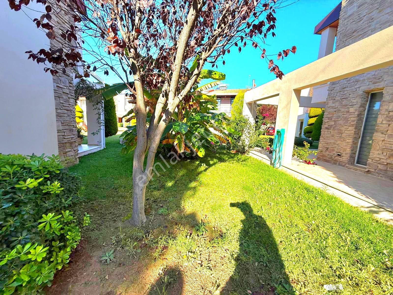 Plaja Yakın Havuzlu Sitede Tek Müstakil Villa - Görsel 11