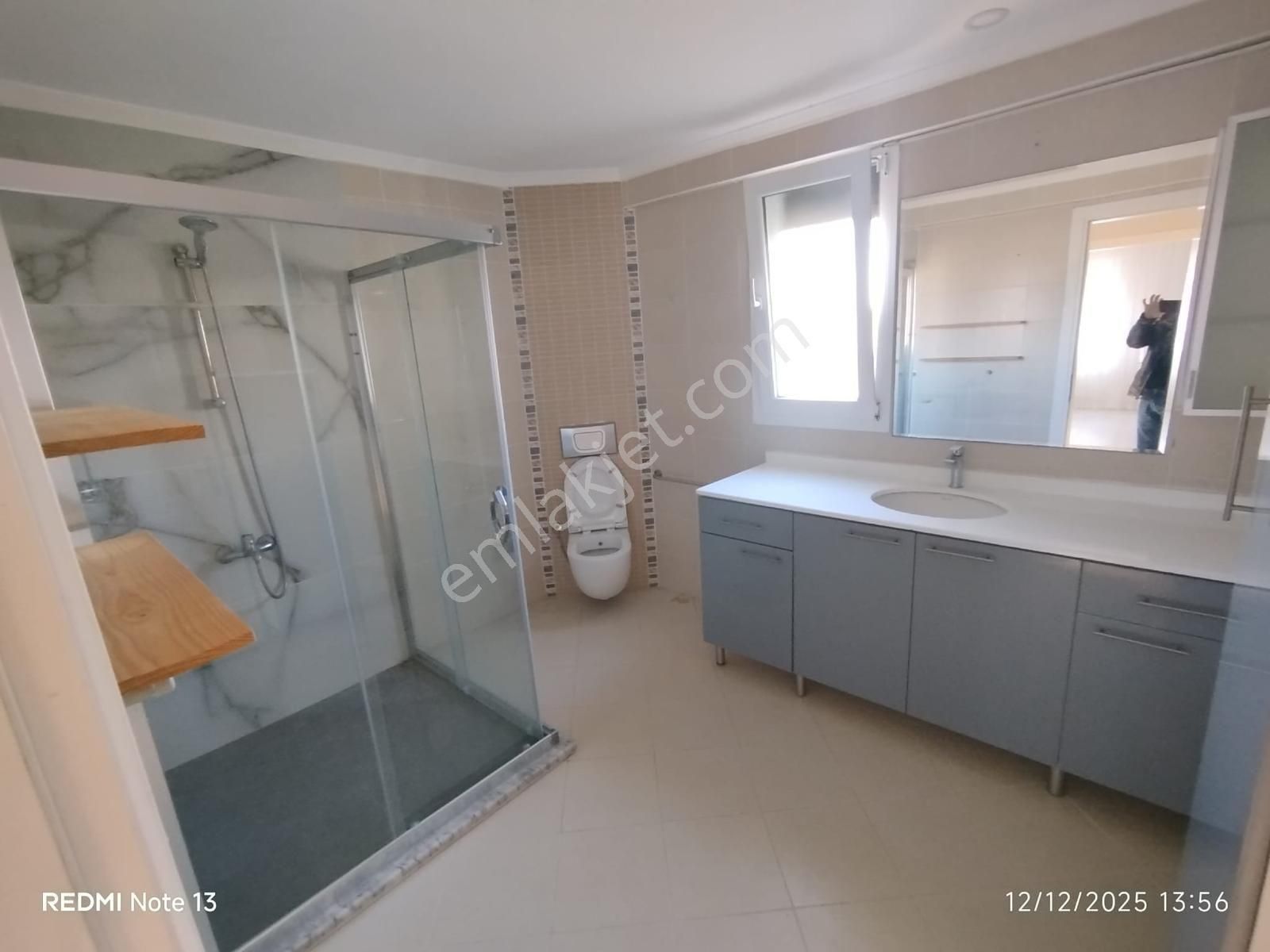 Plaja Yakın Havuzlu Sitede Tek Müstakil Villa - Görsel 25