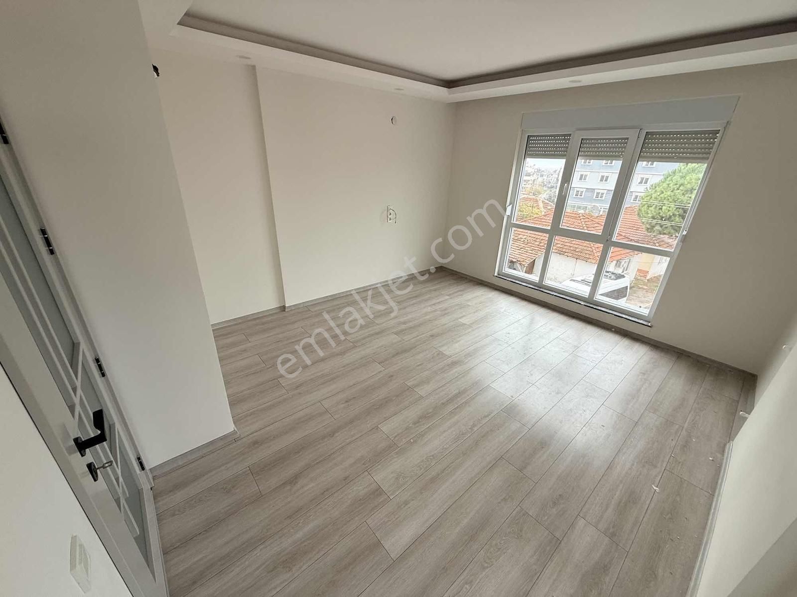 Sinanefendi' Eml'den Oturuma Hazır Ayrı Mutfaklı Geniş 2+1 - Görsel 5