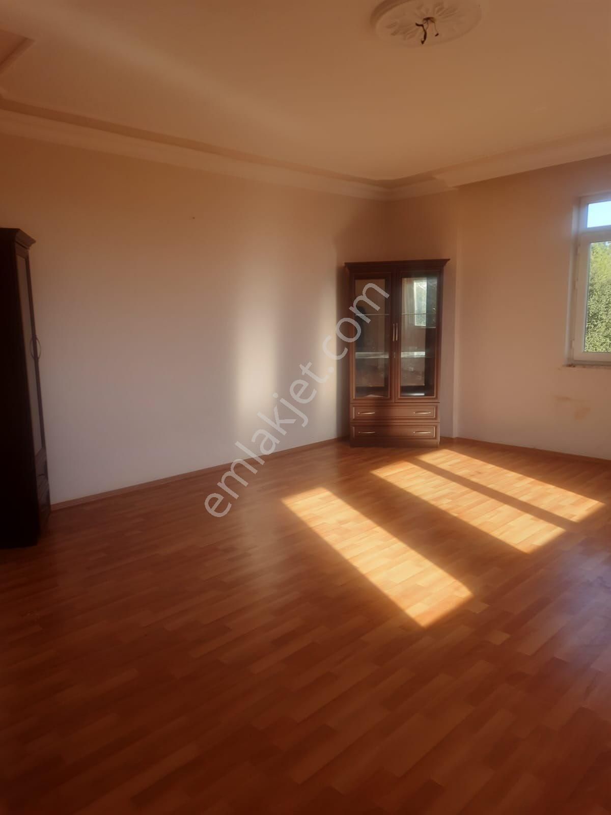 Antalya Konyaaltı Aşağıkaramanda Kiralık 3+1 Geniş Daire