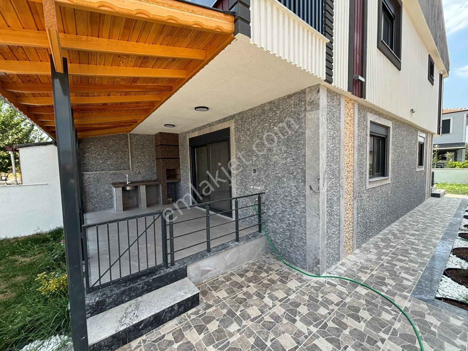 Ayvalık Altınovada Denize Yürüme Mesafesinde 3+1 Villa - Görsel 23
