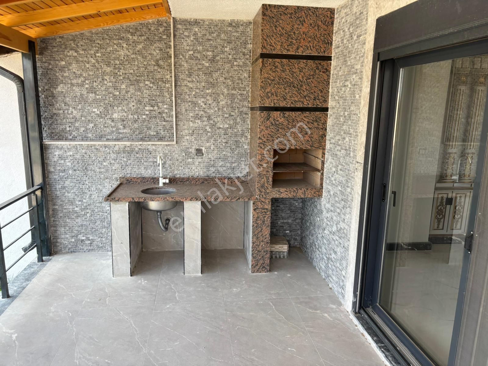 Ayvalık Altınovada Denize Yürüme Mesafesinde 3+1 Villa - Görsel 26