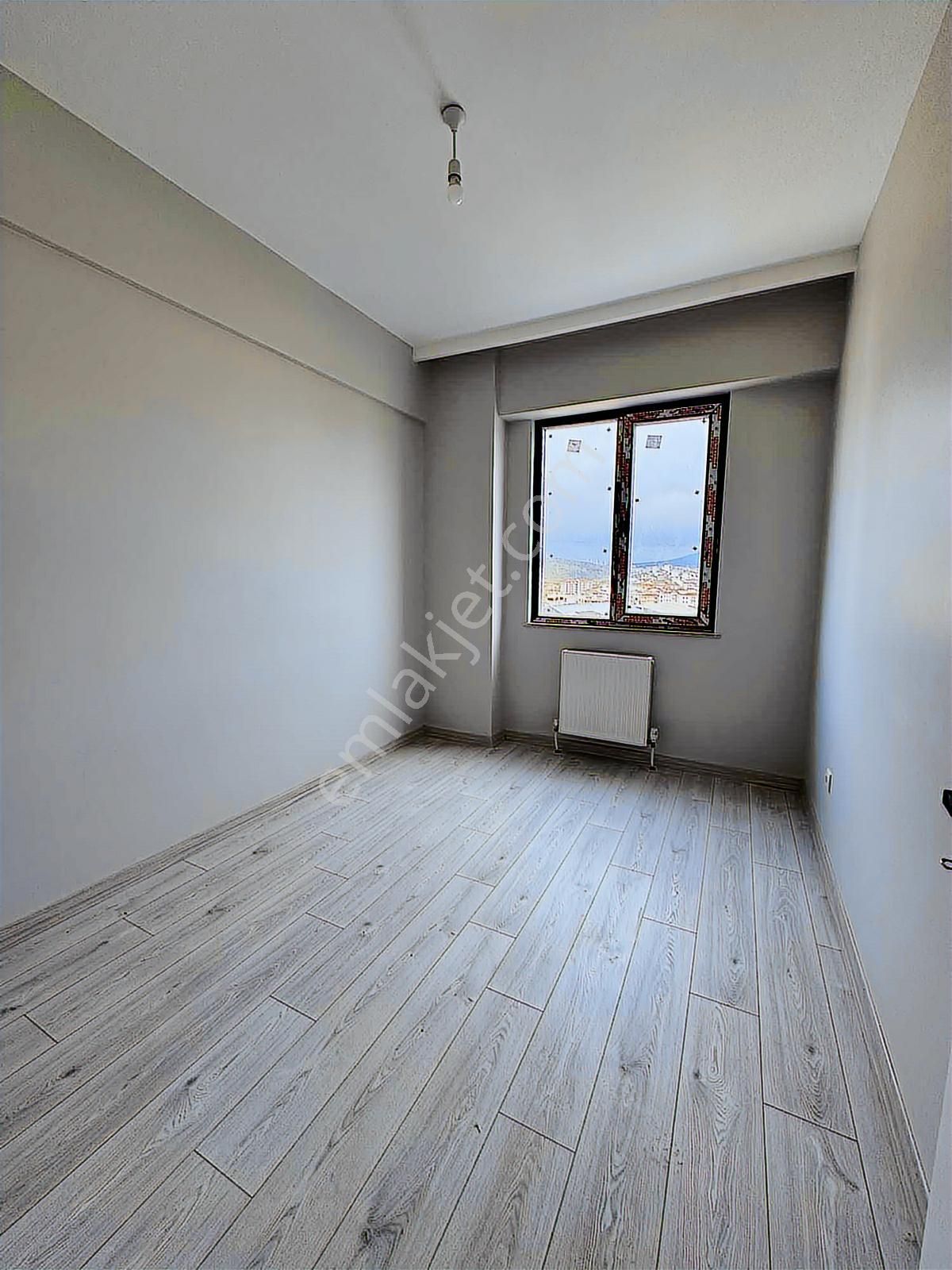 Sancaktepe Çekmeköy Sınırı Cadde Üzeri Satılık 130 M2 3+1 Daire - Görsel 14