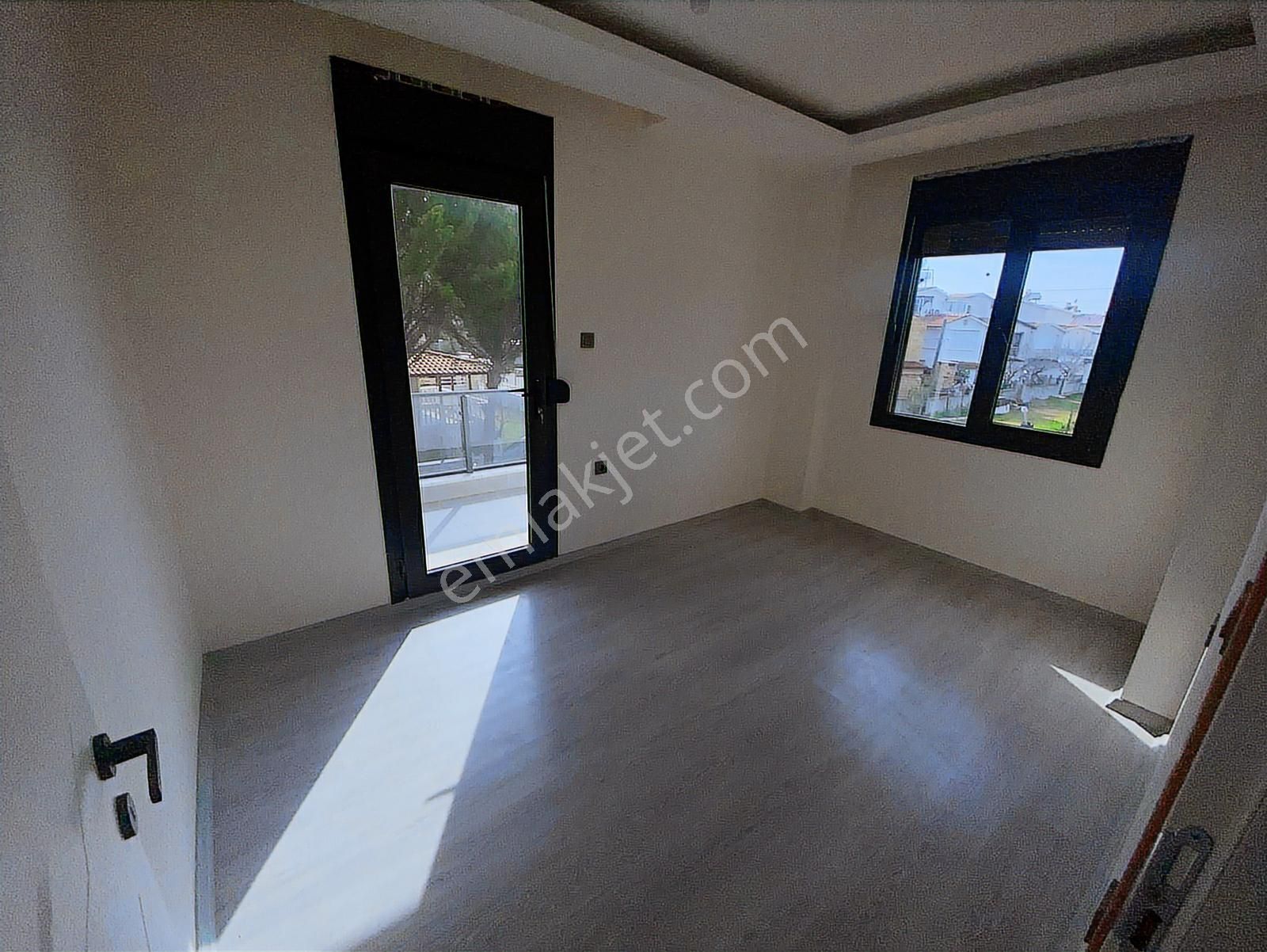 Rw Nefes'ten Altınova'da Plaja 150 Metre Mesafede 3+1 Köşe Villa - Görsel 19