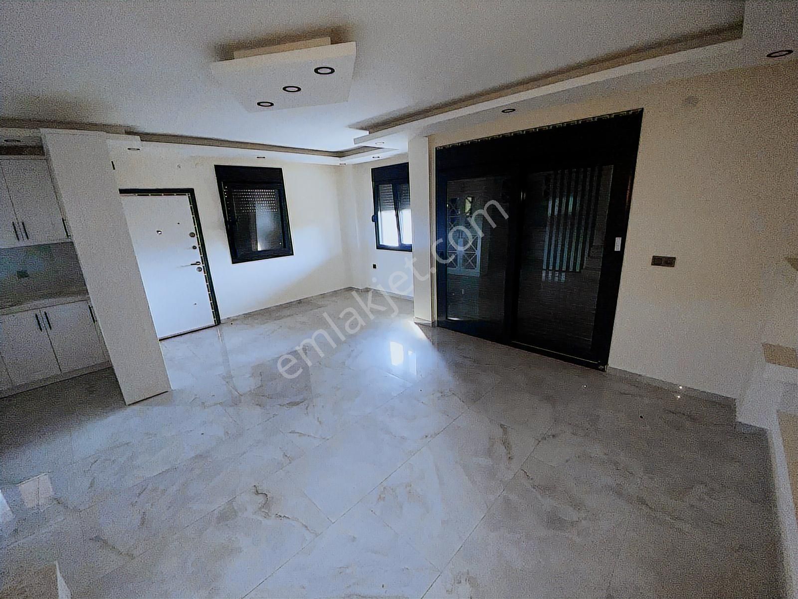 Rw Nefes'ten Altınova'da Plaja 150 Metre Mesafede 3+1 Köşe Villa - Görsel 15