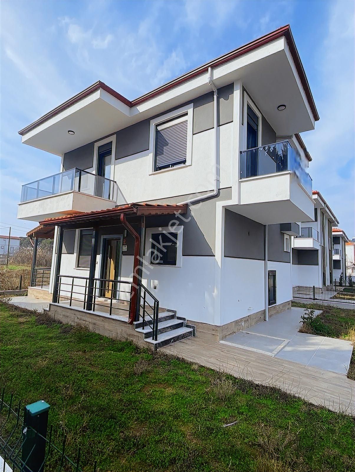 Rw Nefes'ten Altınova'da Plaja 150 Metre Mesafede 3+1 Köşe Villa - Görsel 12