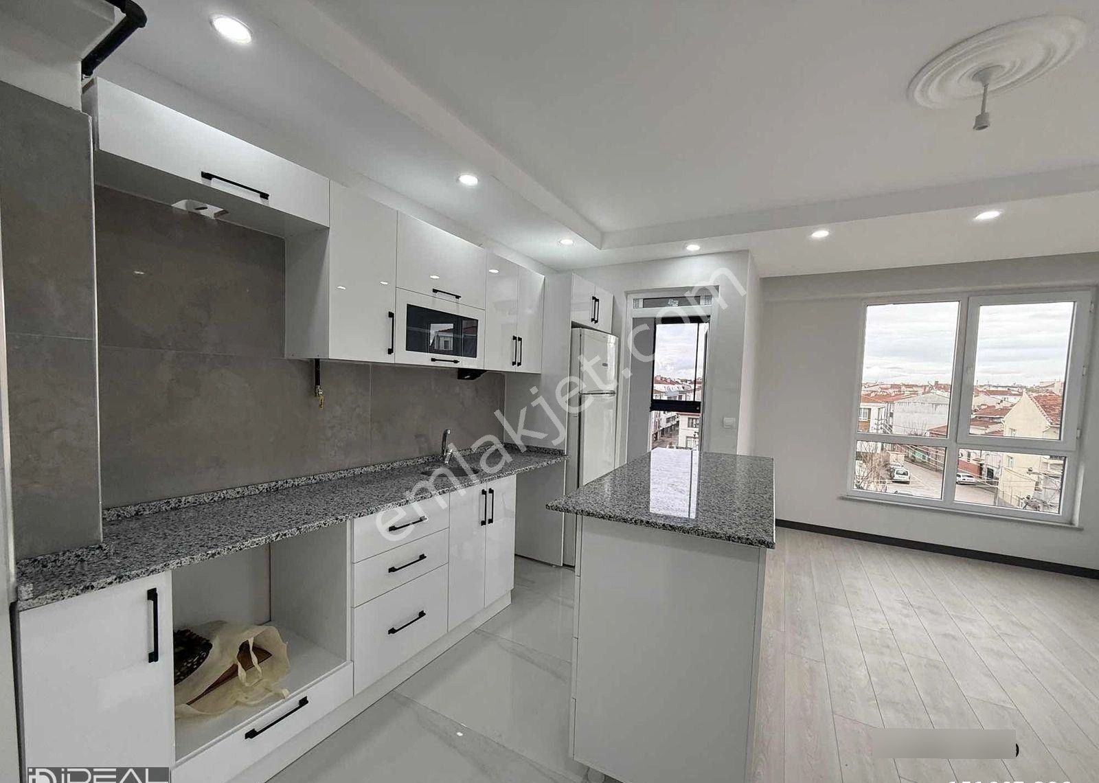 Sütlüce Mahallesi Marmaralı Sk Ve Eğitimciler Cd Yakını