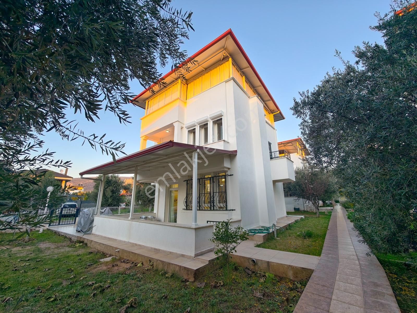 Akbük Merkezde Denize 200 Metre Satılık Müstakil Villa - Görsel 34