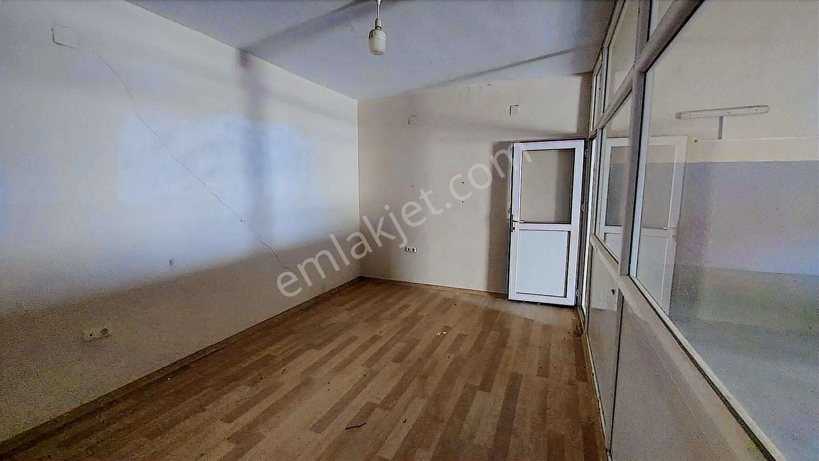 Yüreğir Güzelevler Mah.yeşil İnş.sanayi Sit.kiralık 103m2 İşyeri