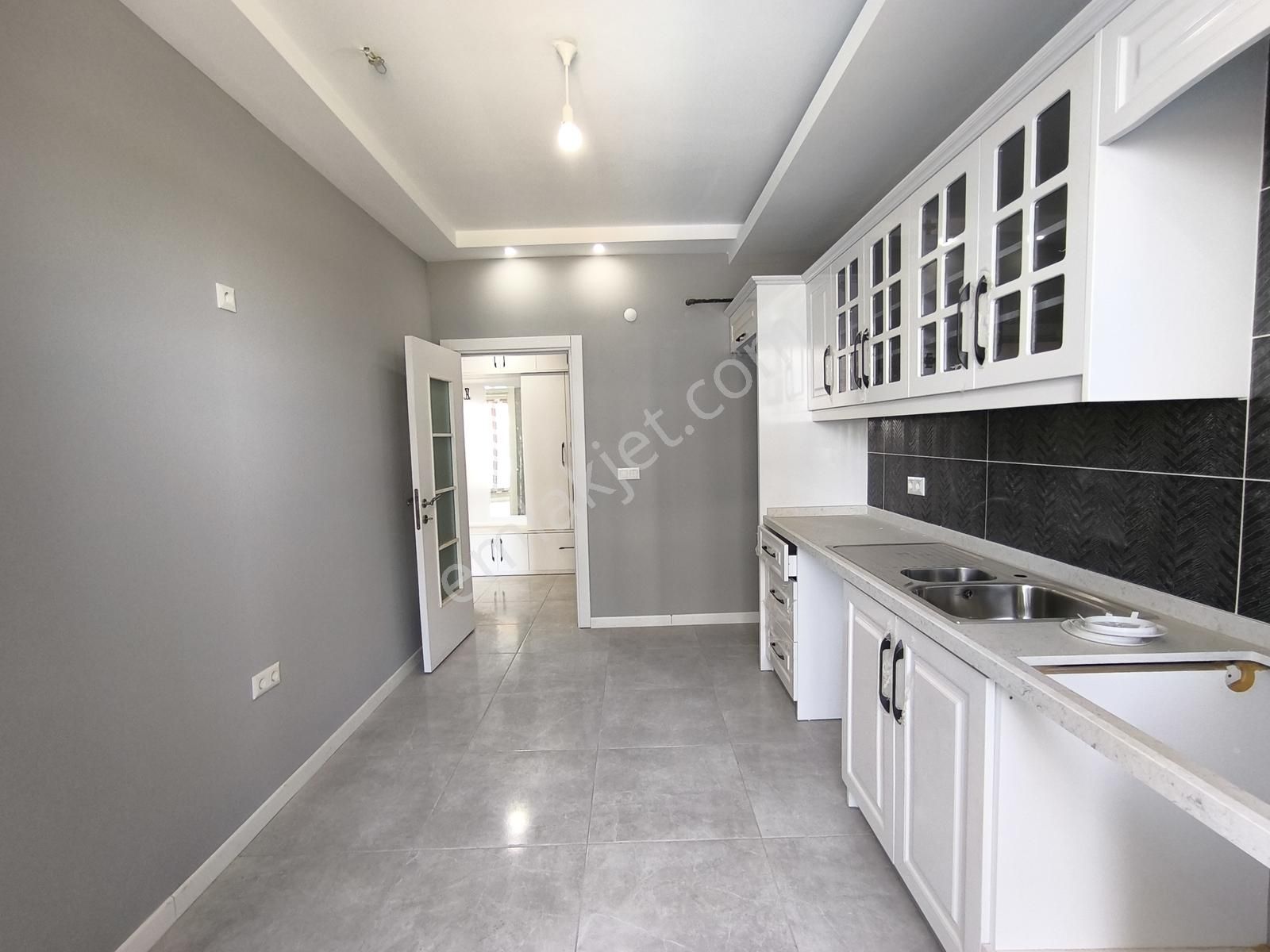 Fa Özbir'den Cumhuriyette 7/24 Güvenlikli Sitede Lüx 3+1daire - Görsel 13