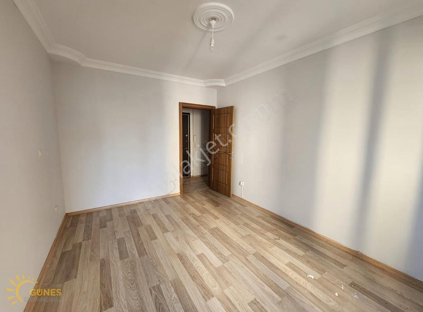 Didim Merkezde Mahallesinde Kiralık Ayrı Mutfak Geniş 2+1 Daire - Görsel 2