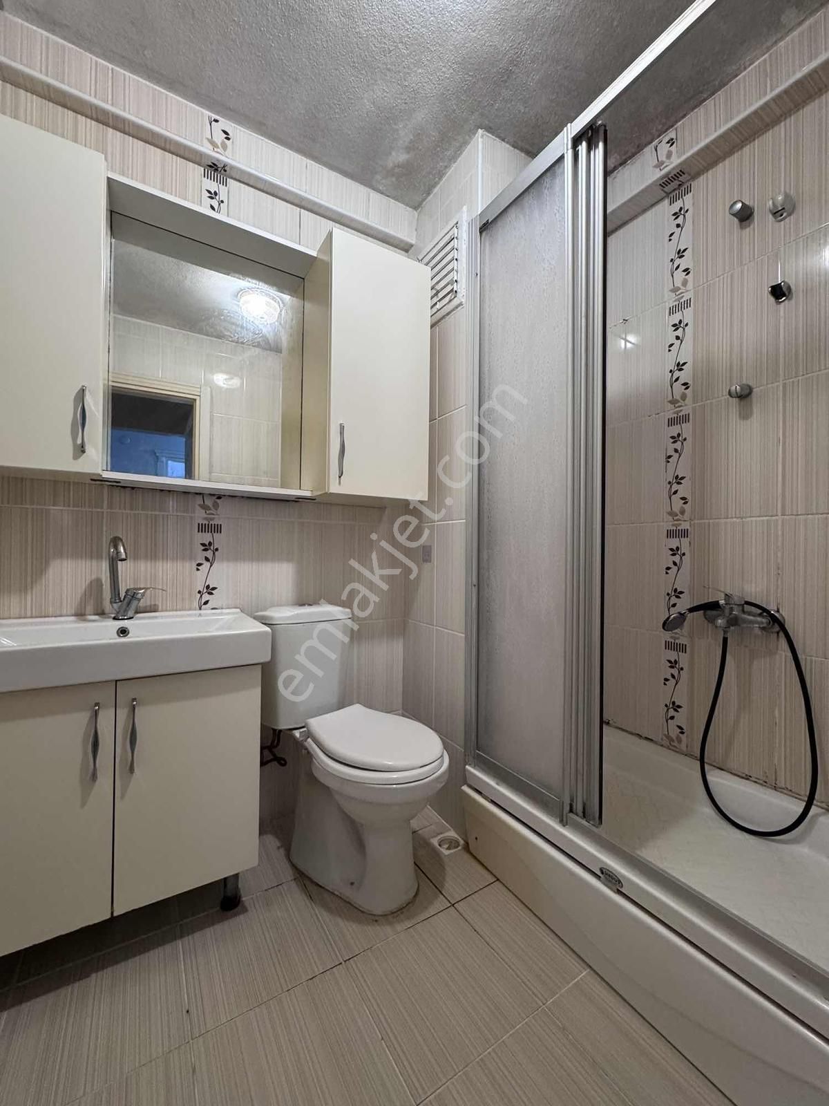 Ümraniye Elmalıkent Trt Caddesi Üzerinde Kiralık 2+1 Daire - Görsel 2