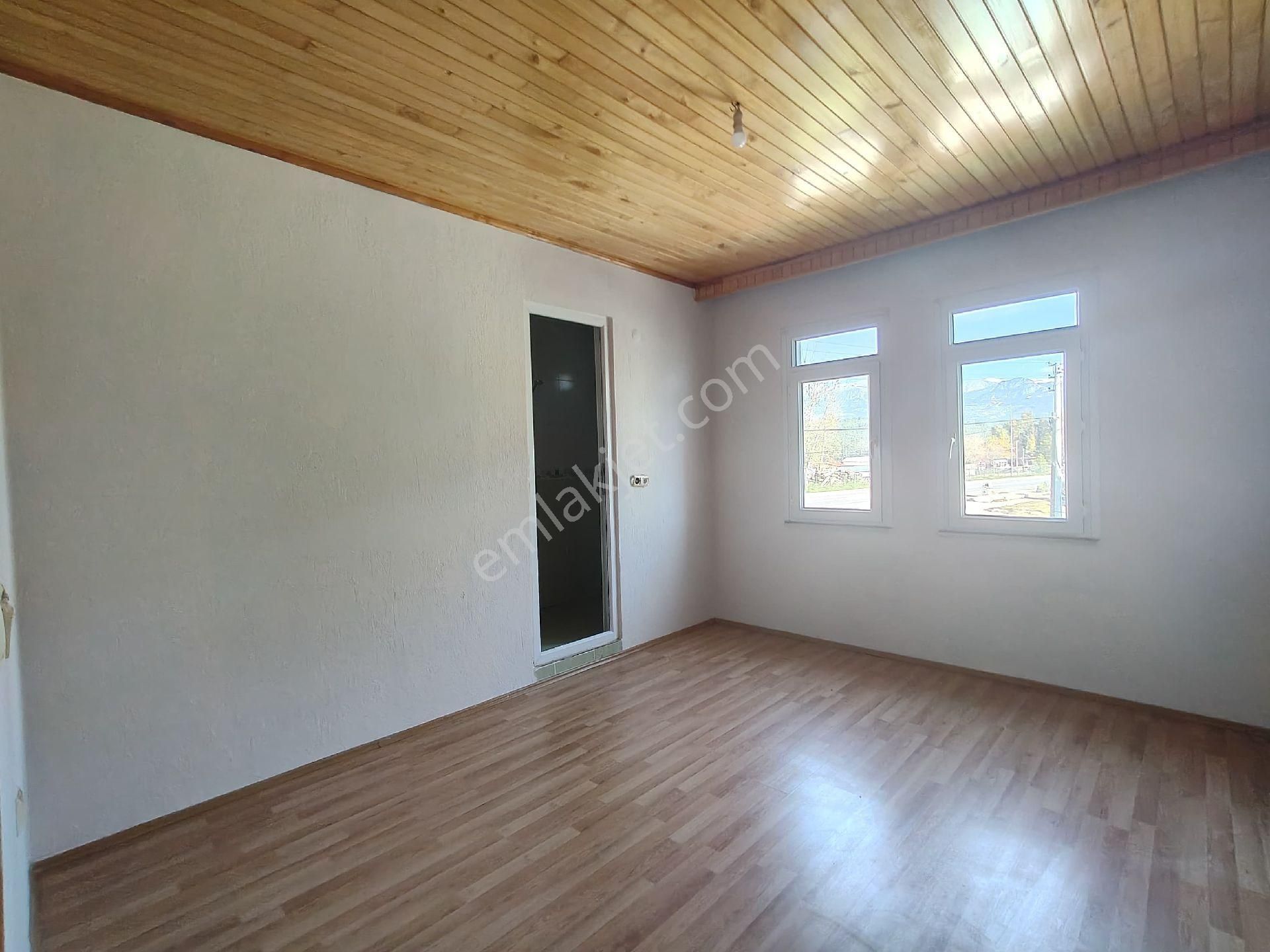 Seydikemer Sahil Zorlarda Yarı Müstakil Geniş Kiralık Daire - Görsel 19