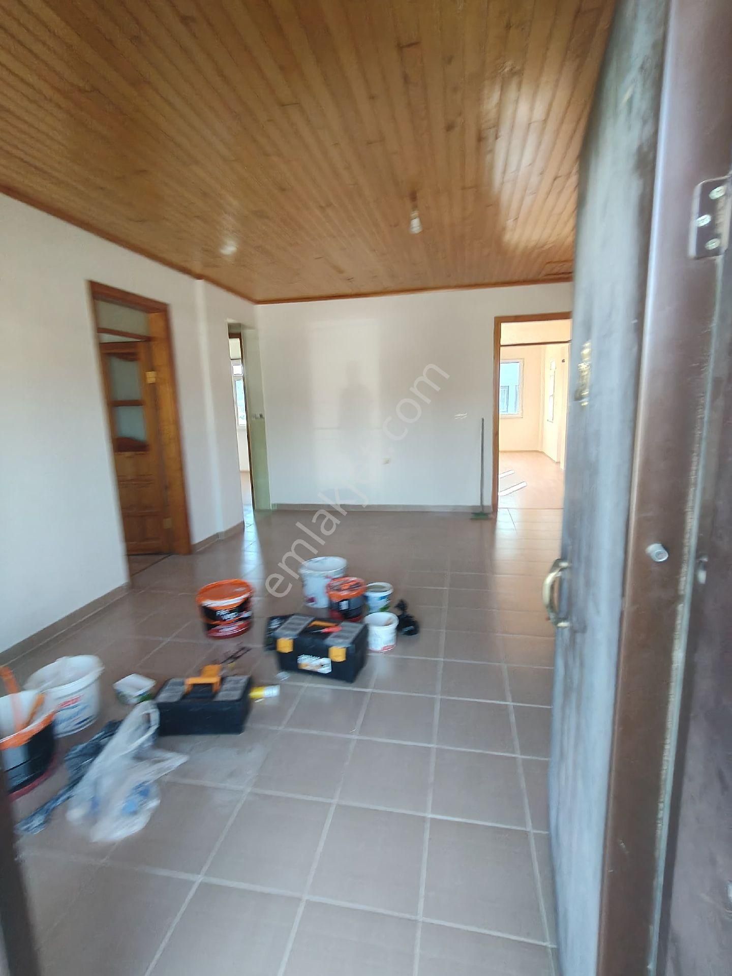 Seydikemer Sahil Zorlarda Yarı Müstakil Geniş Kiralık Daire - Görsel 32