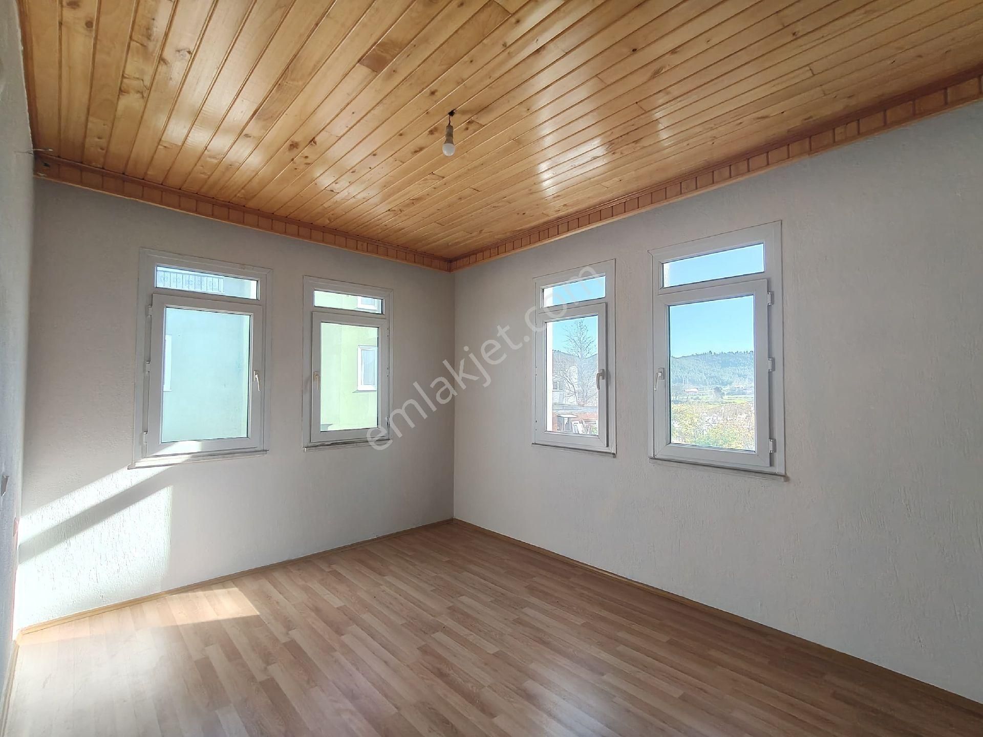 Seydikemer Sahil Zorlarda Yarı Müstakil Geniş Kiralık Daire - Görsel 24