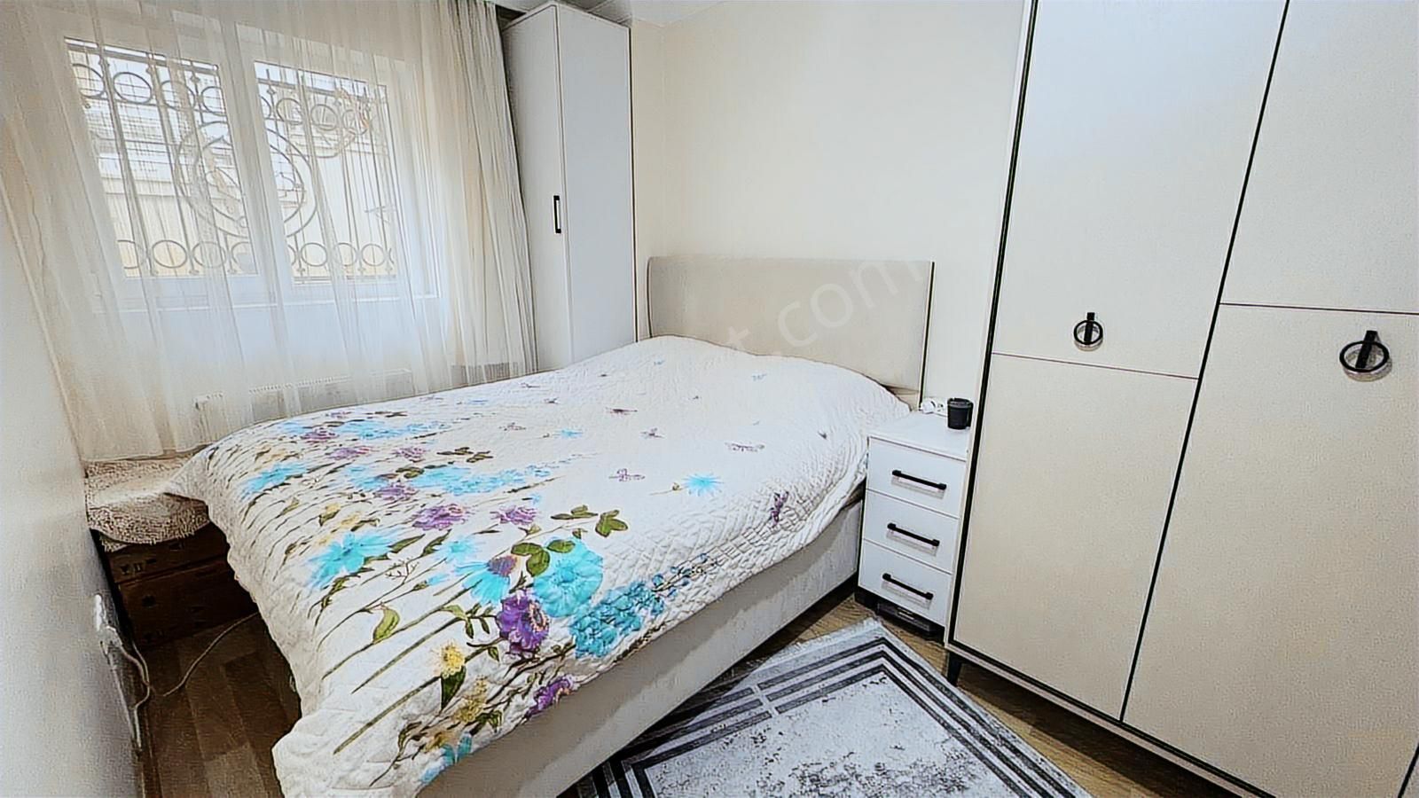 Küçükçekmece Cumhuriyet Mahallesinde 2+1 Giriş Kat Satılık Daire - Görsel 27