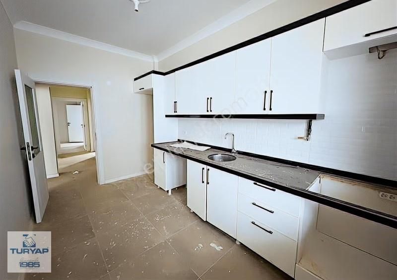 Kadıköy'de Site İçerisinde 3+1 Ebeveyn Banyolu Satılık Daire - Görsel 12