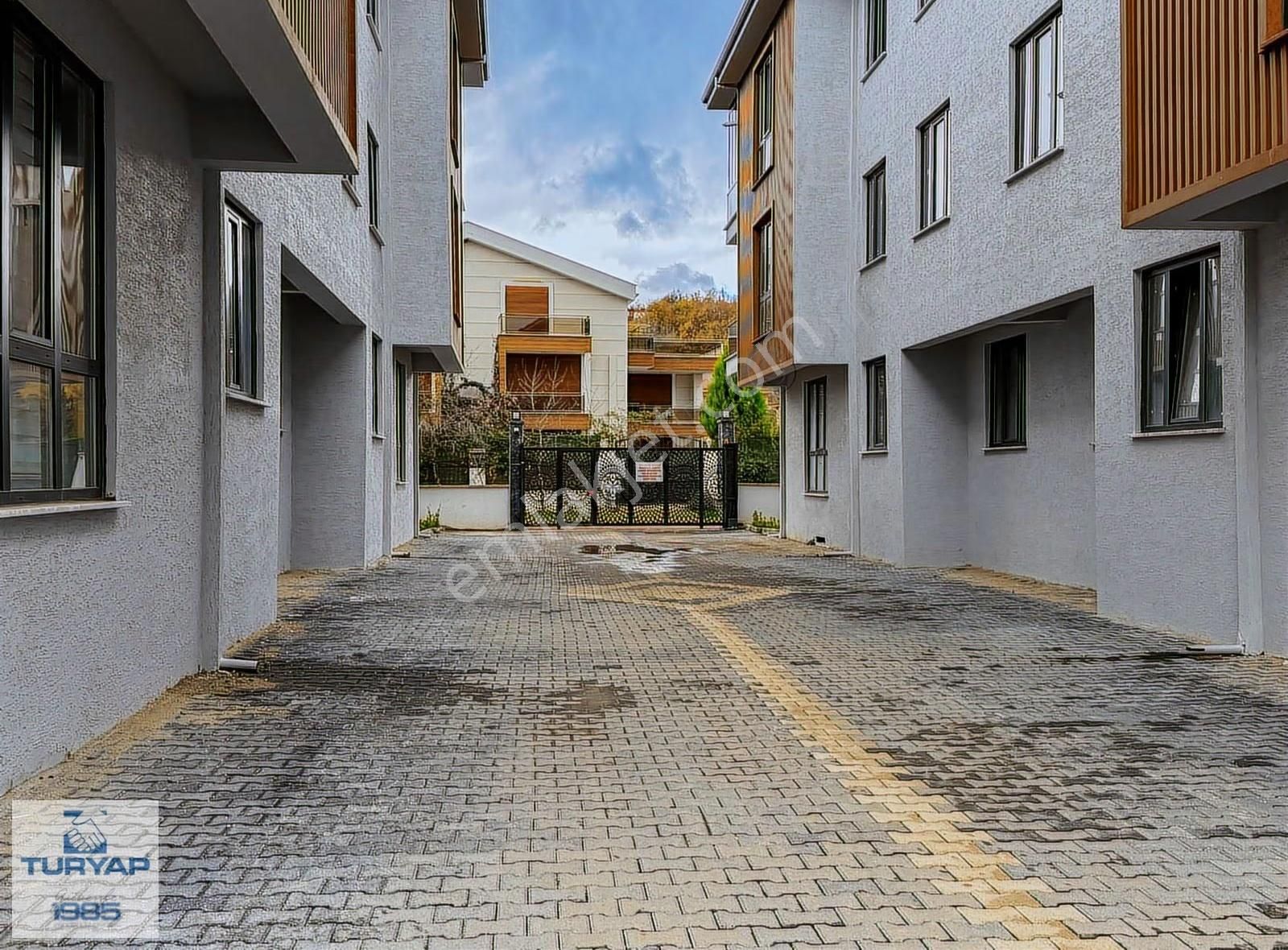 Kadıköy'de Site İçerisinde 3+1 Ebeveyn Banyolu Satılık Daire - Görsel 16