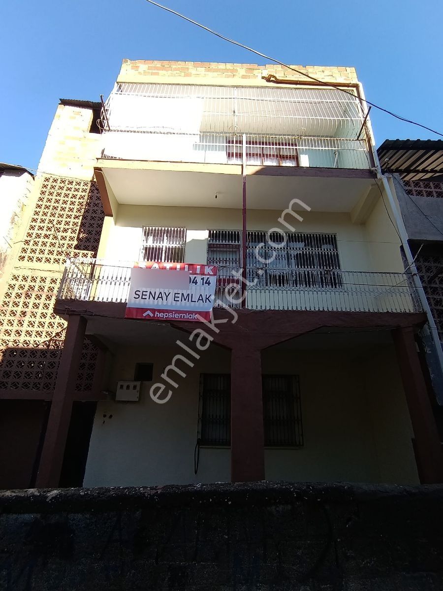 Senay Dan Aydınlar Mah Vefa Caddesi Yakınında Satılık 3 Katlı Ev