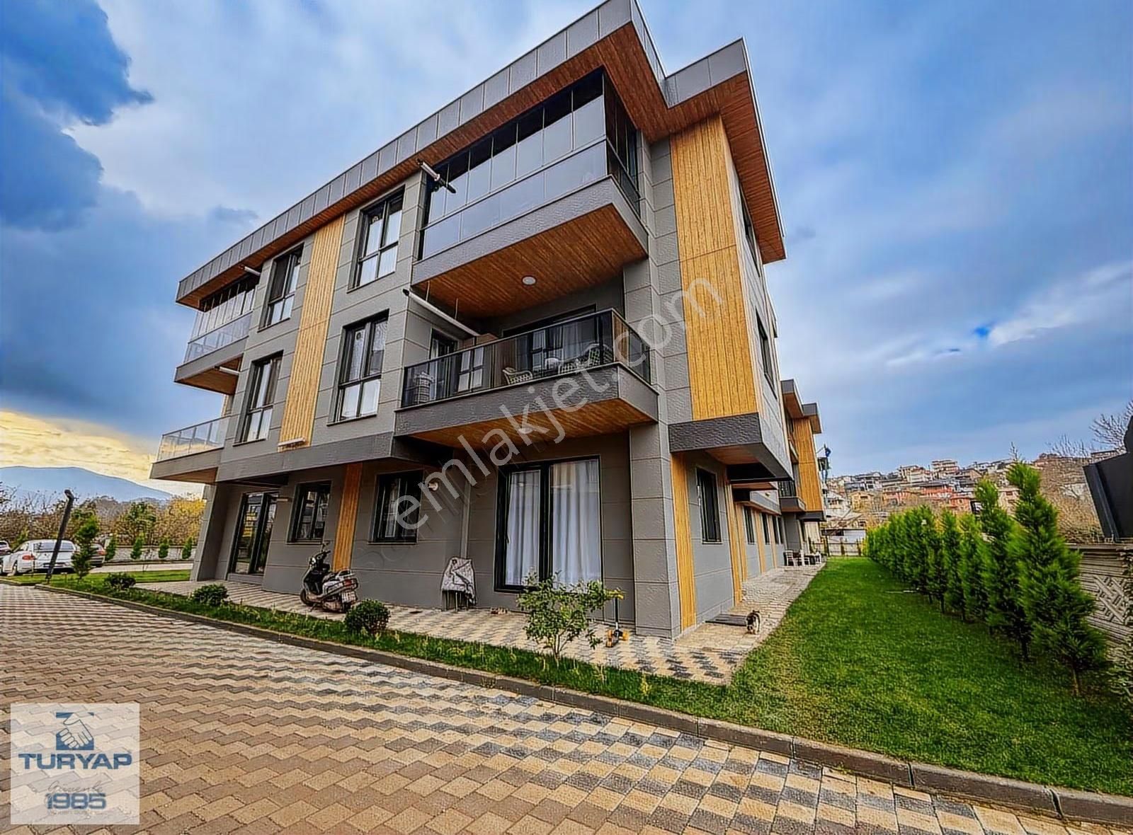 Site İçerisinde Bahçe Kullanımlı 3+1 Satılık Daire