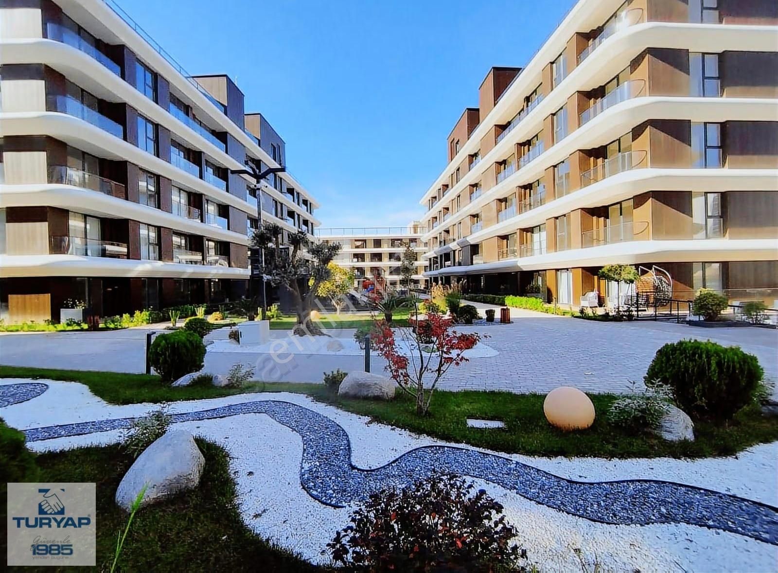 Turyap'tan;elegant Parkta,kiralık,bahçe Katı 1+1lux Eşyalı Daire