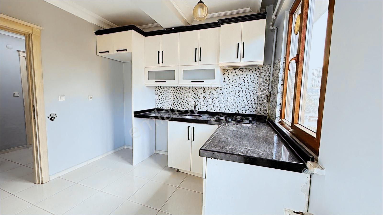 Halkalı Kavaklı Mevkii'nde Bakımlı, Köşebaşı 2+1 Kiralık Daire - Görsel 22