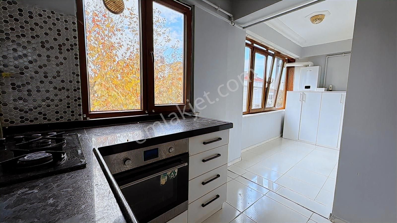 Halkalı Kavaklı Mevkii'nde Bakımlı, Köşebaşı 2+1 Kiralık Daire - Görsel 11
