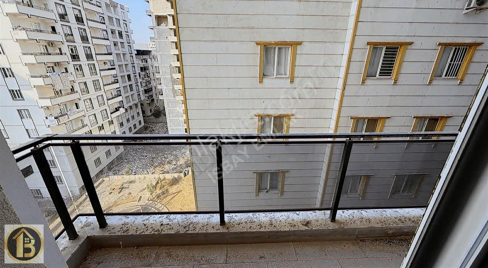 Hastanenin Dibinde Satılık 1+1 Lüks Daire İsbay Emlak'ta - Görsel 3