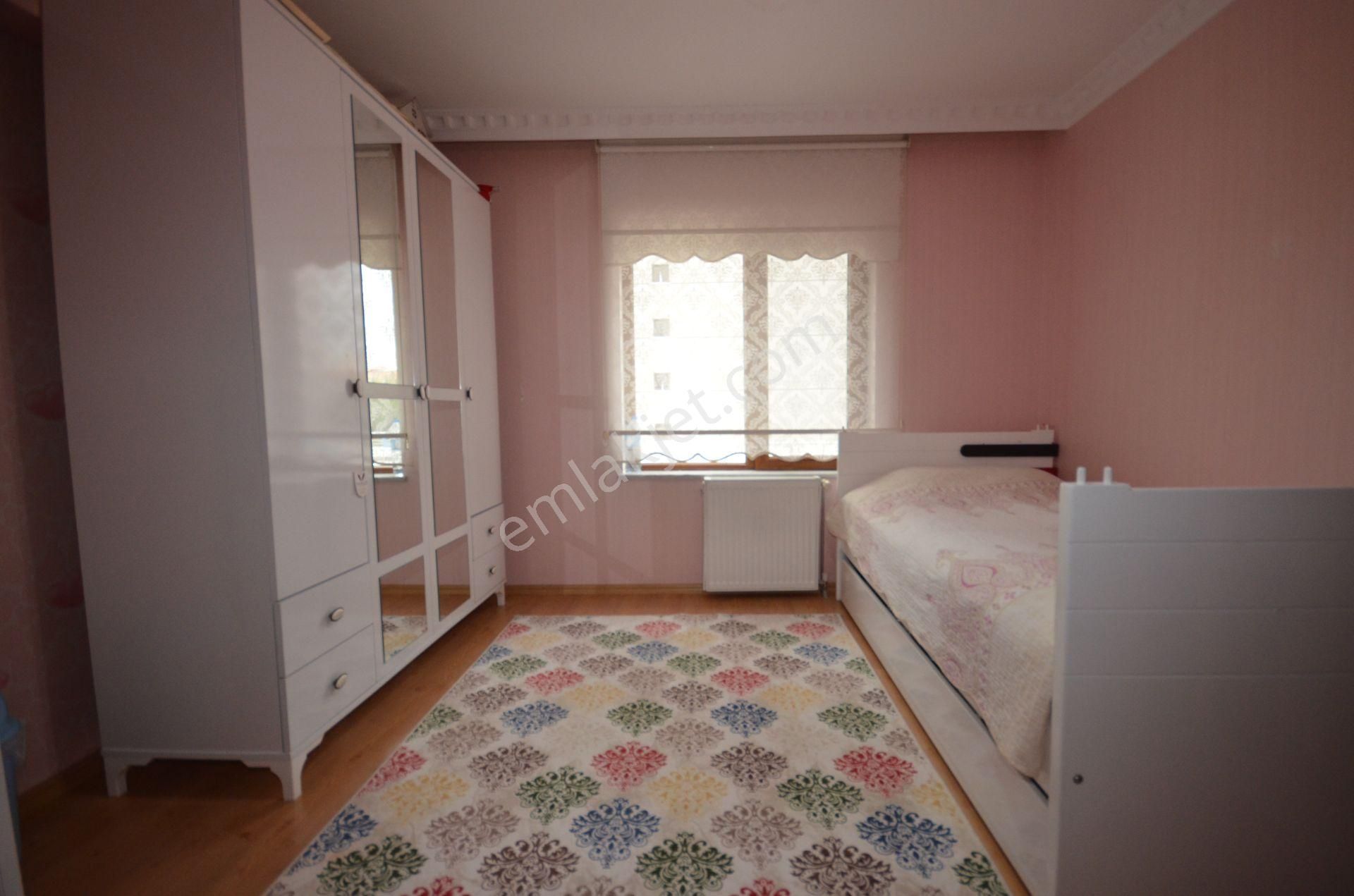 Kalecik Emlak'tan Merkezi Konumda E.banyolu 4+1 175m² Daire - Görsel 11