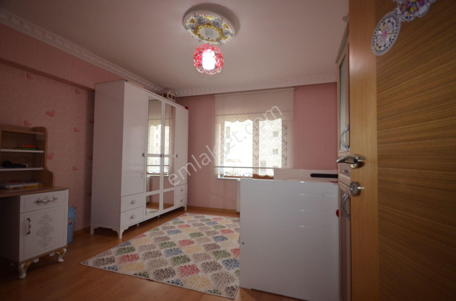Kalecik Emlak'tan Merkezi Konumda E.banyolu 4+1 175m² Daire - Görsel 14
