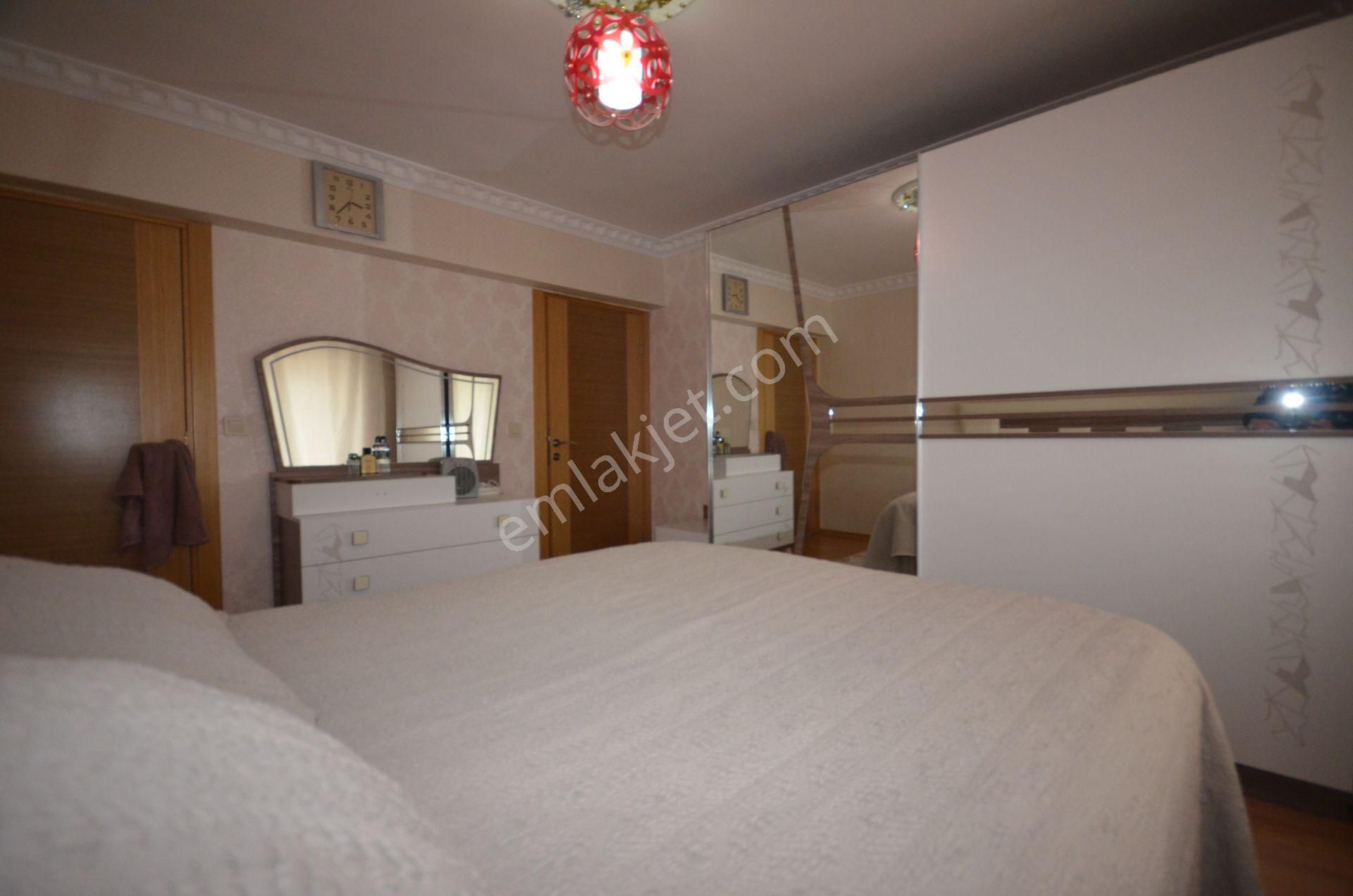 Kalecik Emlak'tan Merkezi Konumda E.banyolu 4+1 175m² Daire - Görsel 12