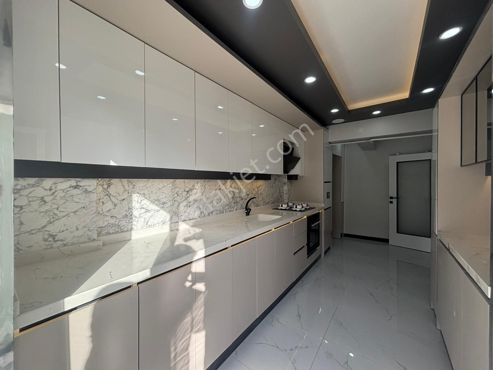 Koza Emlak'tan Plevne Mahallesin'de Katta Lüx Yapılı 3+1 Daire - Görsel 6