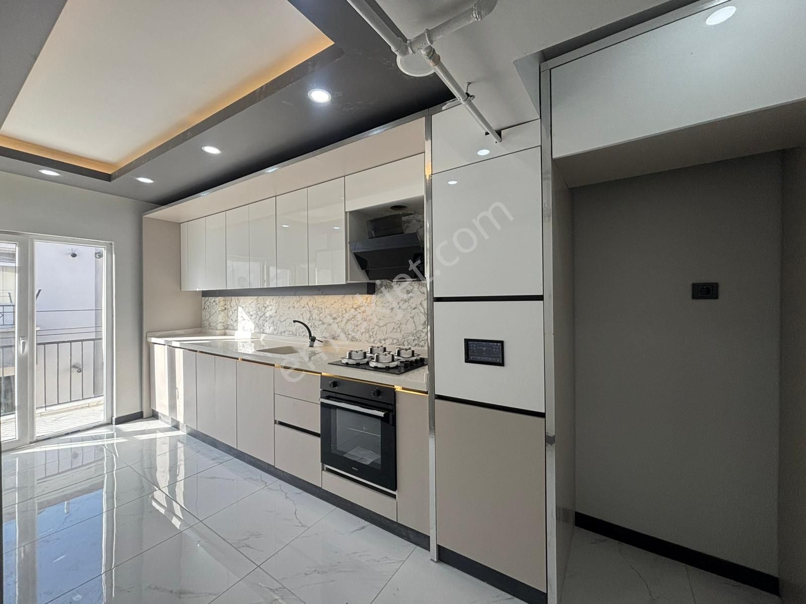 Koza Emlak'tan Plevne Mahallesin'de Katta Lüx Yapılı 3+1 Daire - Görsel 3