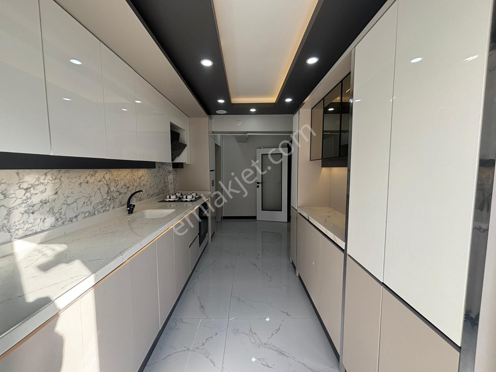 Koza Emlak'tan Plevne Mahallesin'de Katta Lüx Yapılı 3+1 Daire - Görsel 4