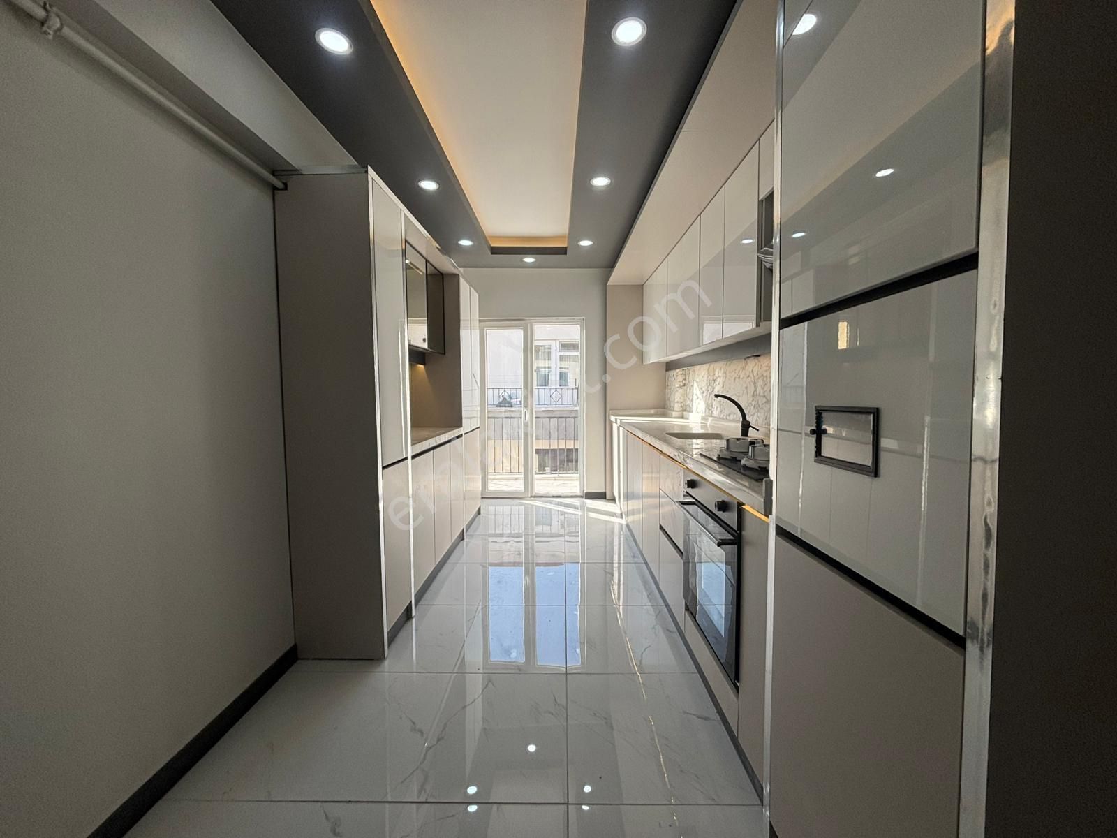 Koza Emlak'tan Plevne Mahallesin'de Katta Lüx Yapılı 3+1 Daire