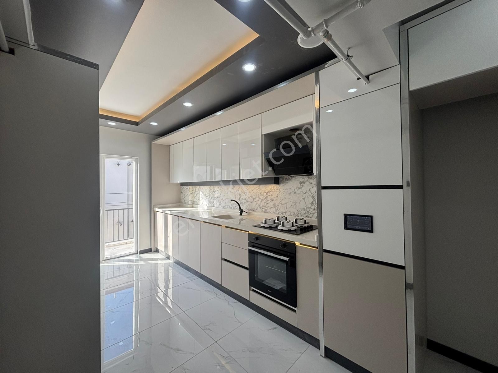 Koza Emlak'tan Plevne Mahallesin'de Katta Lüx Yapılı 3+1 Daire - Görsel 2